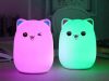 Hordozható LED RGB Cat Kawaii éjszakai lámpa gyerekeknek, macska modell, USB töltő akkumulátor, 5V, érintésérzékelő, többféle világítási mód, mosható szilikon, ABS, fehér, 12,5x9x9,5 cm